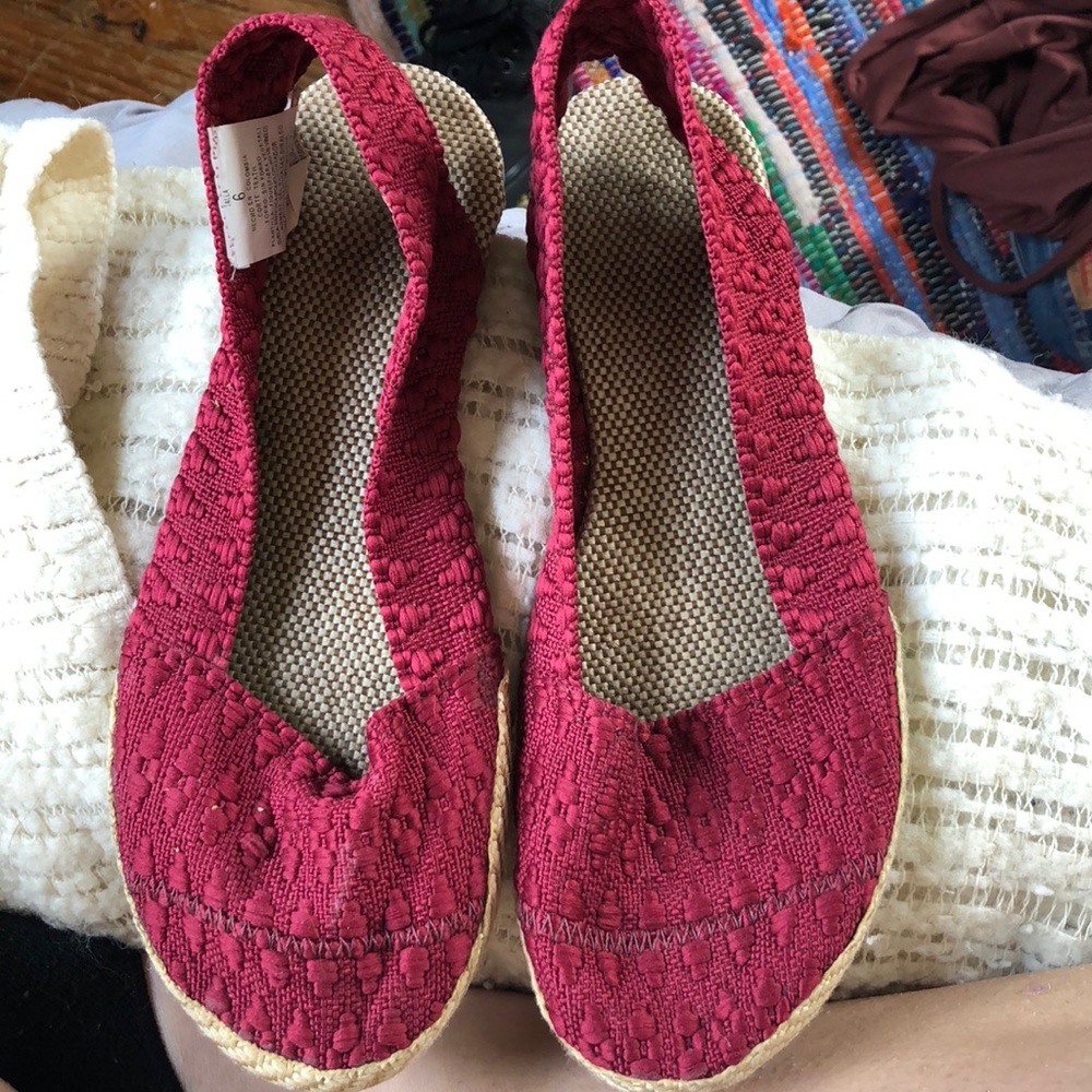 Red slip on flats